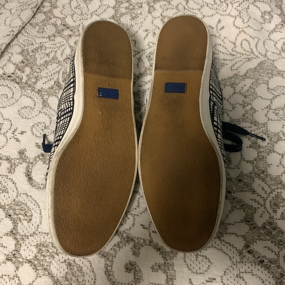 Keds Navy Blue/White Striped Laced Shoes. size 9 - Picture 4 of 4